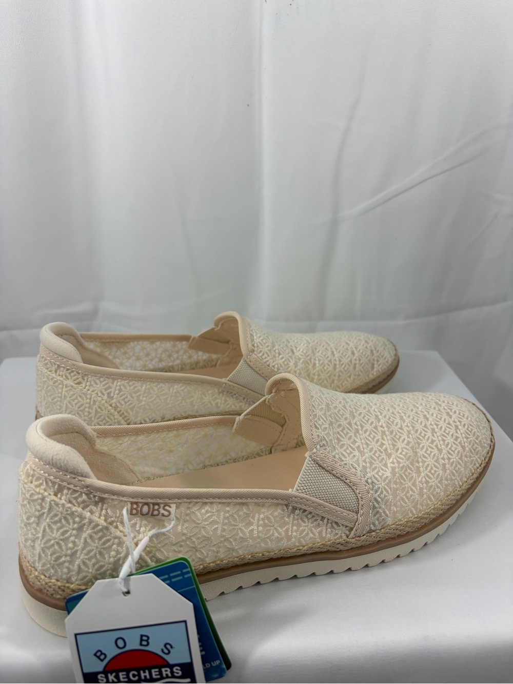 NWT Skechers From Bobs Women’s Size 8.5 Cream Slip-On Loafers with Textured Knit - Picture 6 of 10